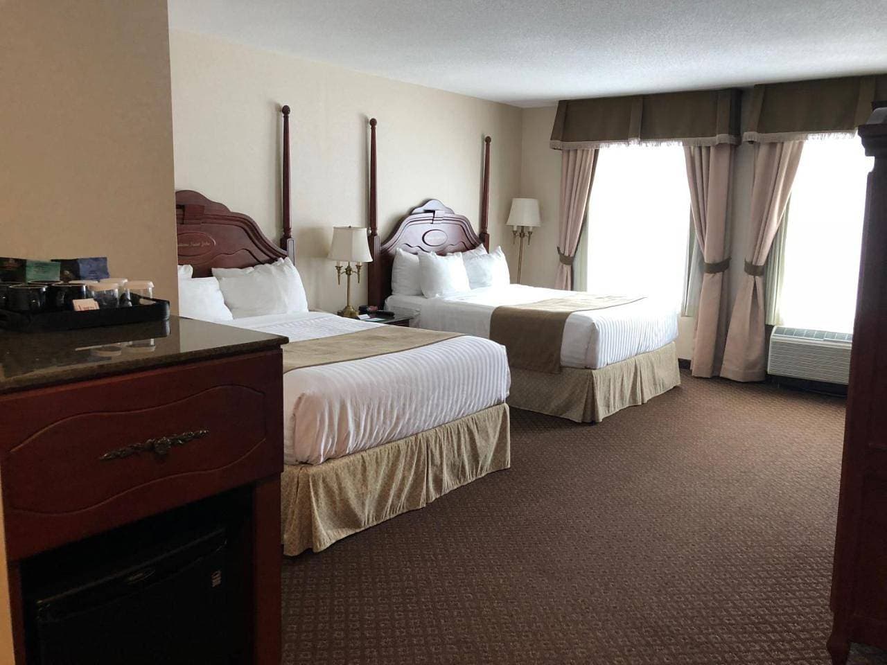Foto 8 von 15: Queen Room with Two Queen Beds - Non-Smoking