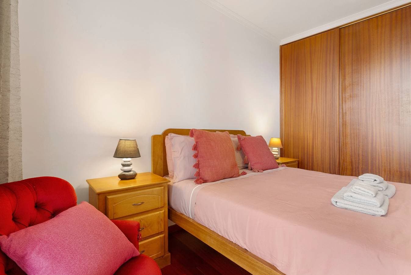 Foto 11 von 25: Ferienhaus 'Blissful Haven - Soulful Stays' mit Meerblick, privater Terrasse und WLAN