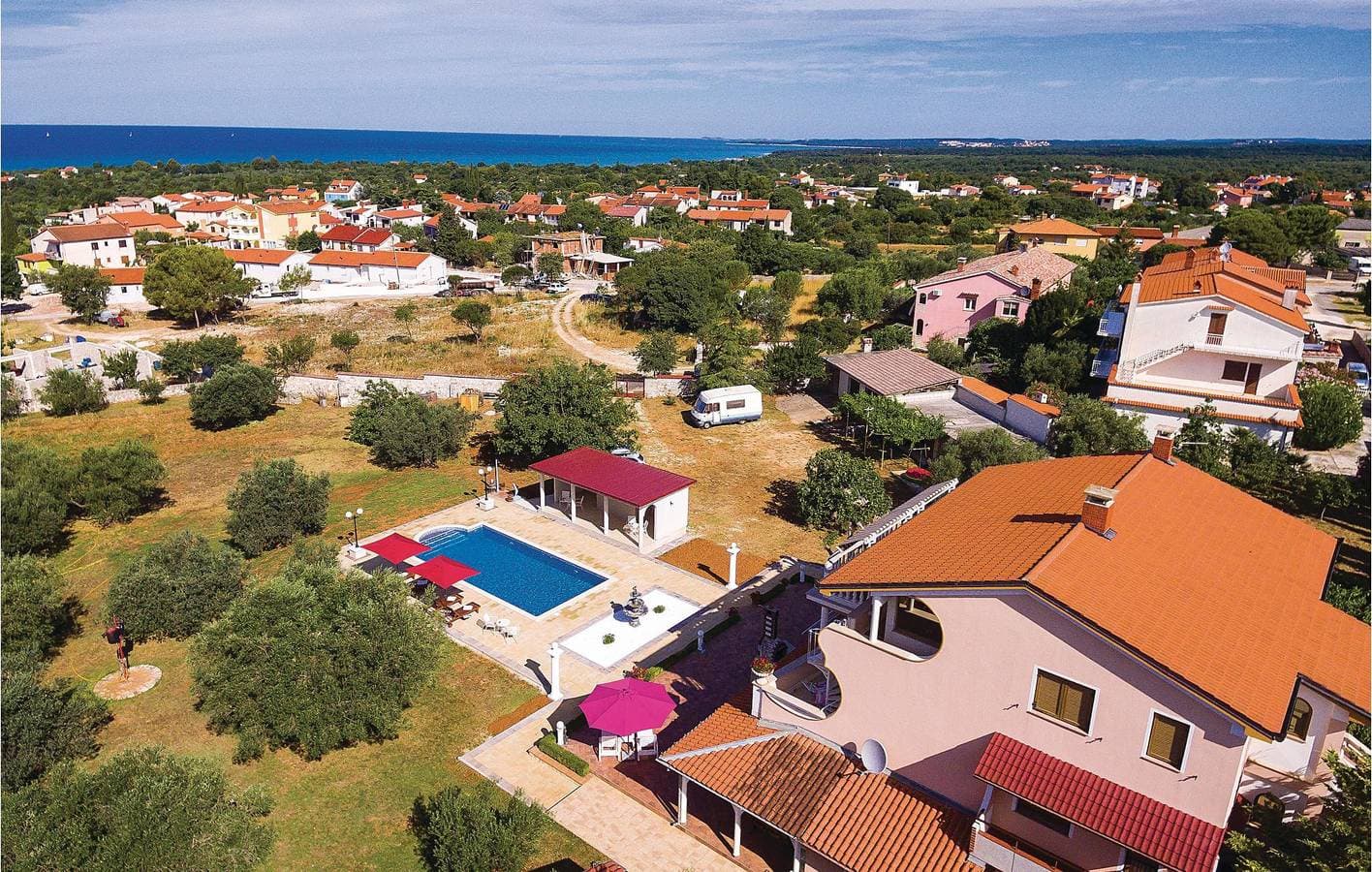 Foto 4 von 37: Reizende Ferienwohnung mit Terrasse und Pool, 1,5 km vom Strand von Fažana entfernt
