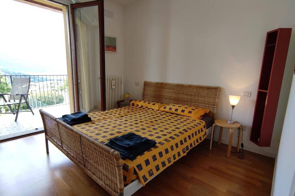 Foto 2 von 30: Comer See - herrlicher Seeblick, Tennisplatz, Pool, Balkon, Garage, WLAN
