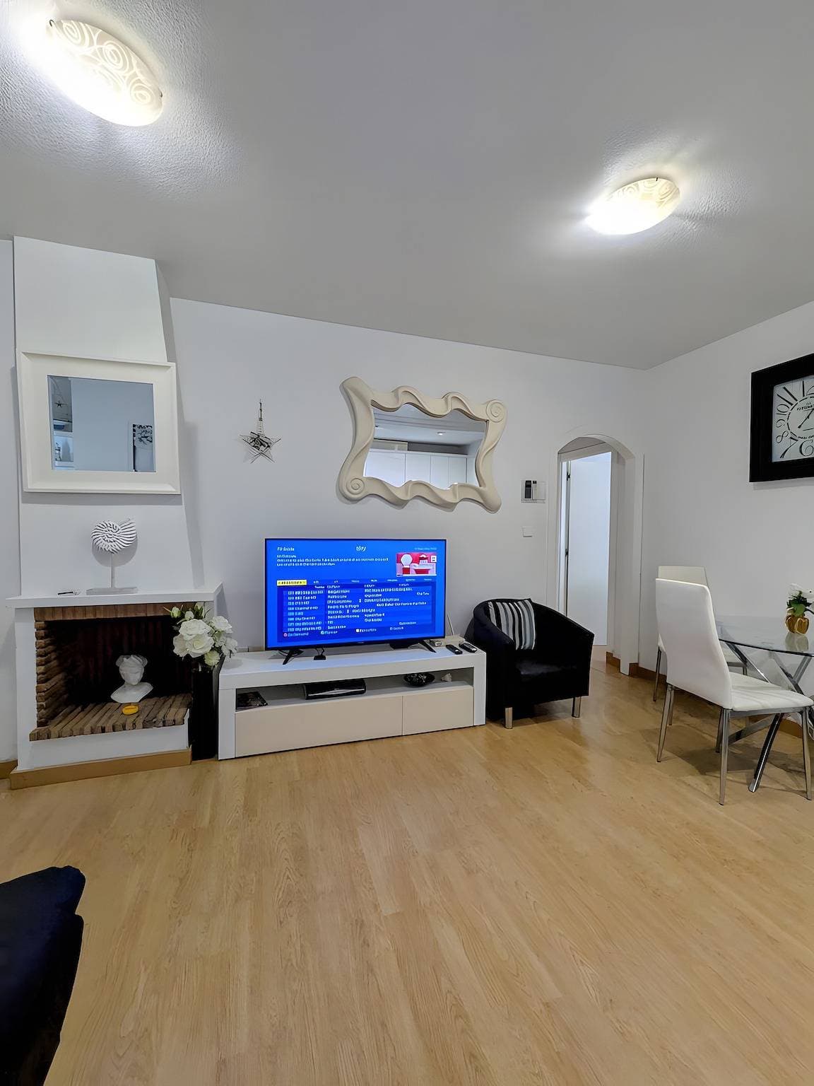 Foto 11 von 45: Ferienwohnung 'Duquesa Beach' mit seitlichem Meerblick, Dachterrasse & kostenlosem Tiefgaragenstellplatz, strandnah