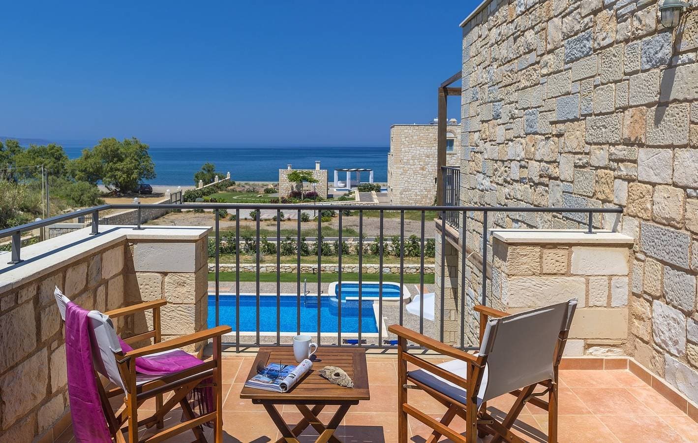 Foto 3 von 24: Villa für 8 Personen mit Balkon