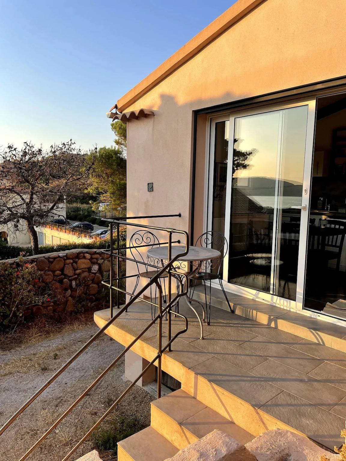Studio hell in Calvi 30 m², Meerblick 1