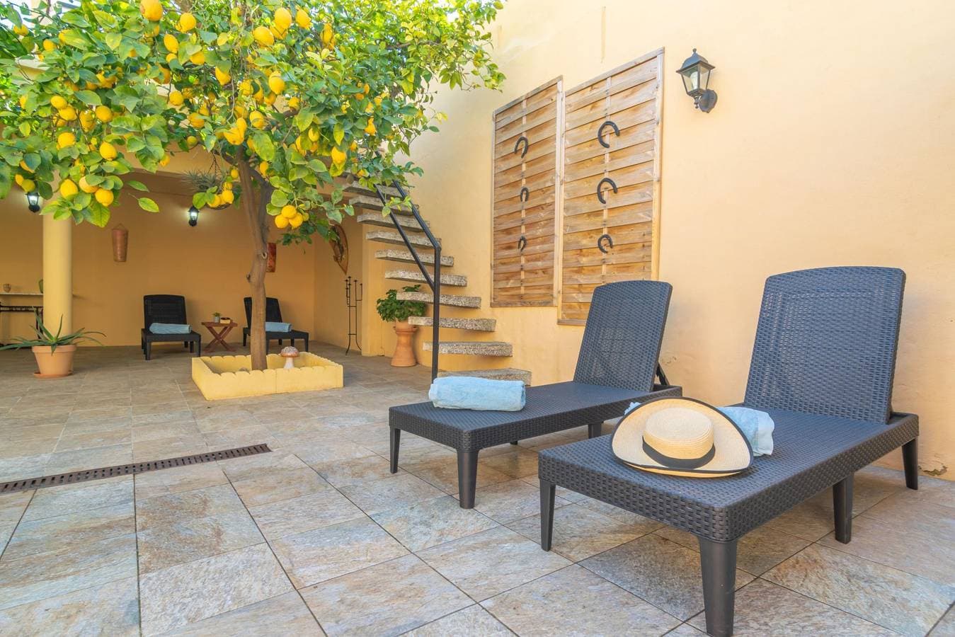 Foto 7 von 46: Juniper (Inca) - Gemütliches Stadthaus mit Austellpool im Zentrum von Mallorca. Wifi gratis.