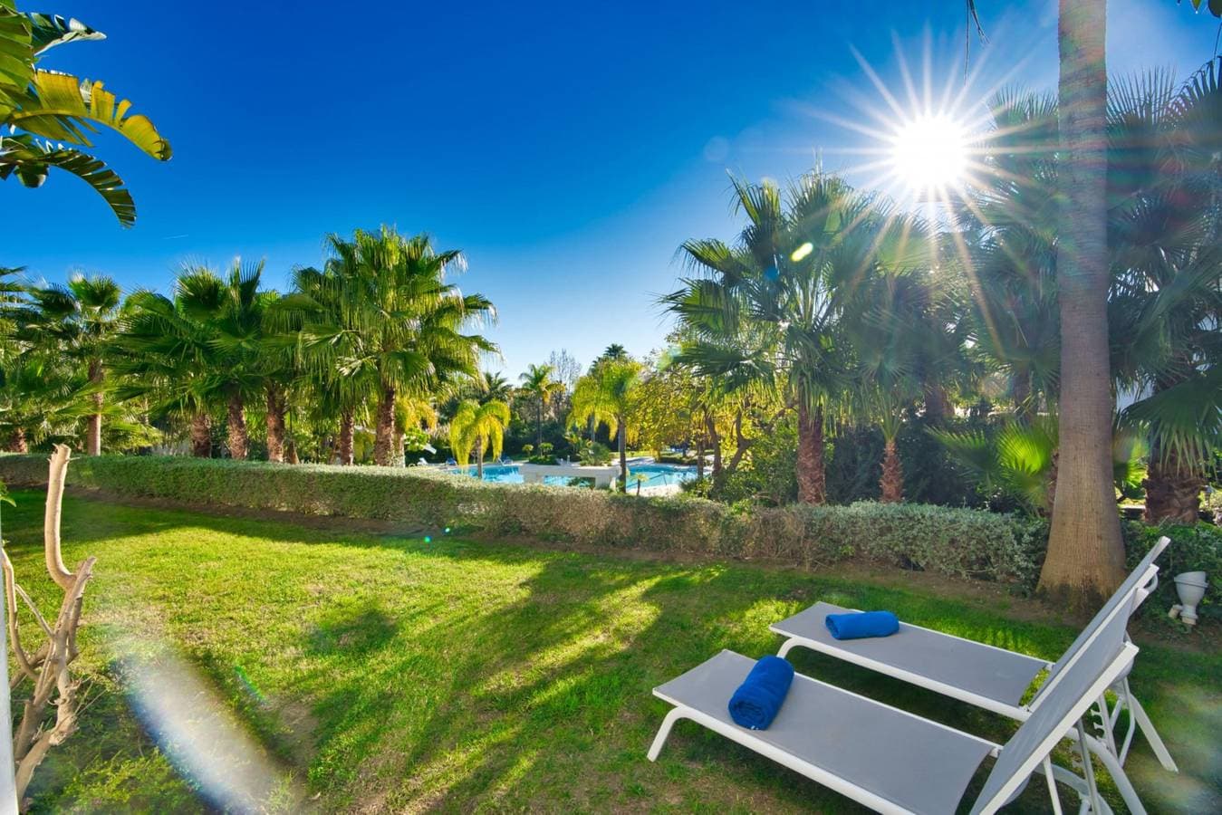 Foto 2 von 42: Stylish 2-Bed Apartment | Alcazaba Lagoon