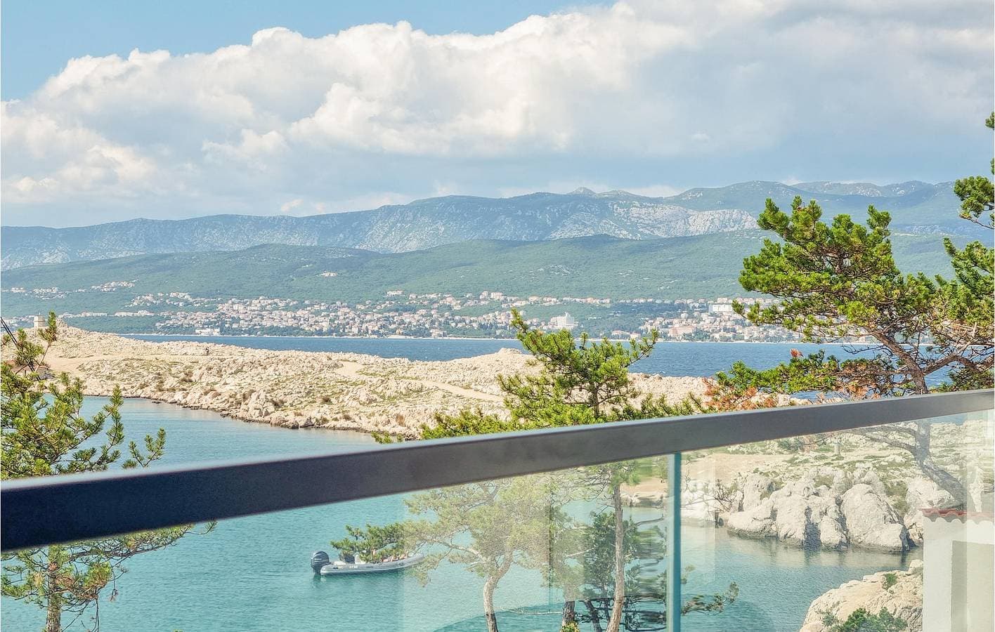 Foto 9 von 33: Gemütliche Ferienwohnung am Meer: WLAN, Pool & Terrasse, 1,5 km zum Strand