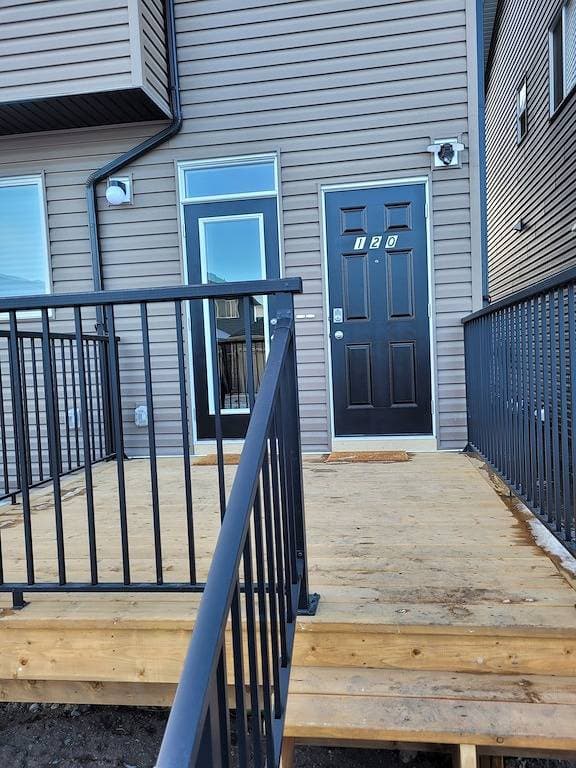 Foto 3 von 19: Affordable Luxury – 2-Bedroom Suite in Wolf Willow, Calgary!