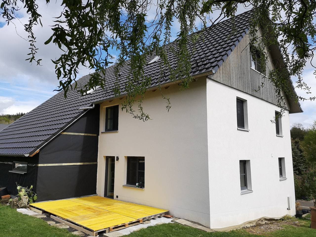 Foto 2 von 25: Ferienwohnung 'Schienerberghütte' mit privater Terrasse, privatem Garten und WLAN
