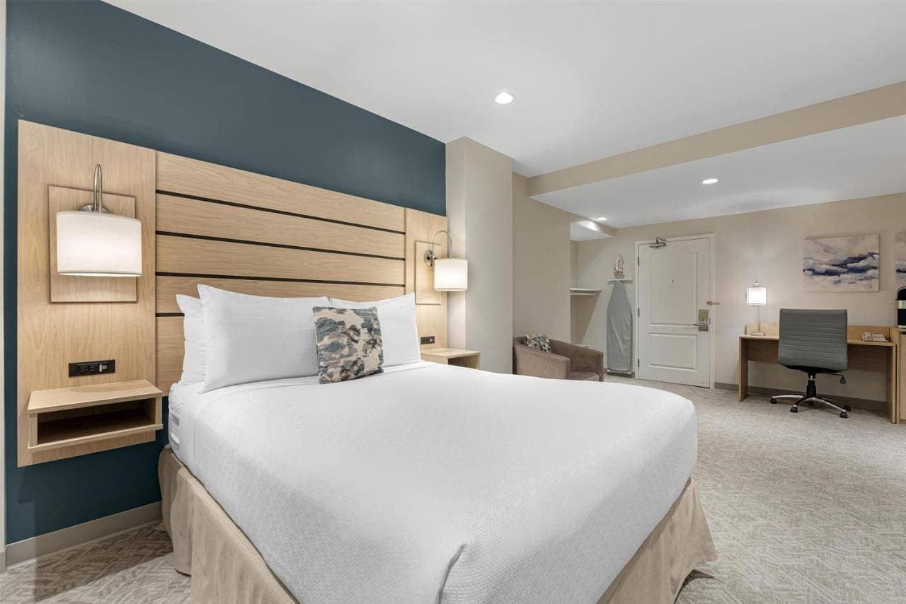 Best Western Plus Baker Street Inn 1