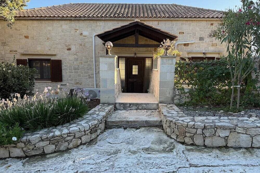 Foto 9 von 24: Luxury Crete Villa with Infinity Pool, Hot Tub & White Mountain Views