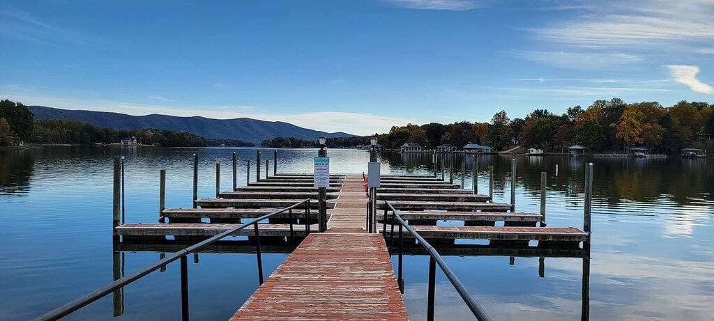 Foto 6 von 28: Smith Mountain Lake Suite