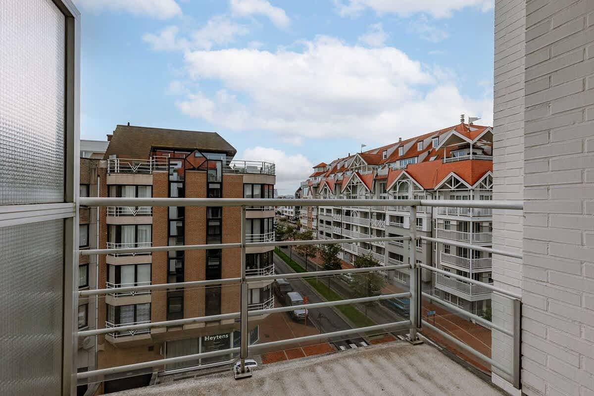 Foto 5 von 43: Waterfront apartment w/ beach access & balcony