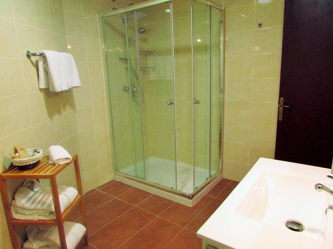 Foto 9 von 9: Double or Twin Room