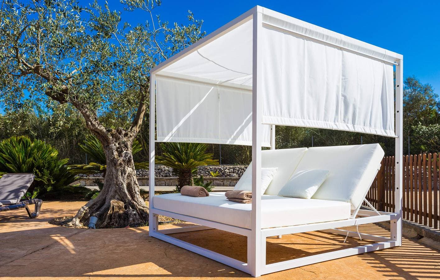 Foto 6 von 40: Sonniger Rückzugsort mit Terrasse, Pool und Küche