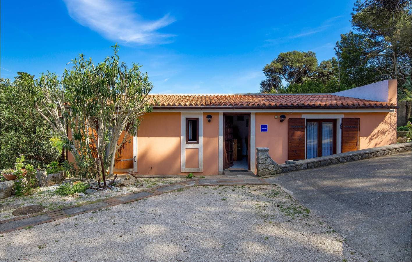 Foto 2 von 33: Gemütliche Ferienwohnung mit Terrasse, WLAN und Parkplatz in der Nähe des Strandes von Valdarke