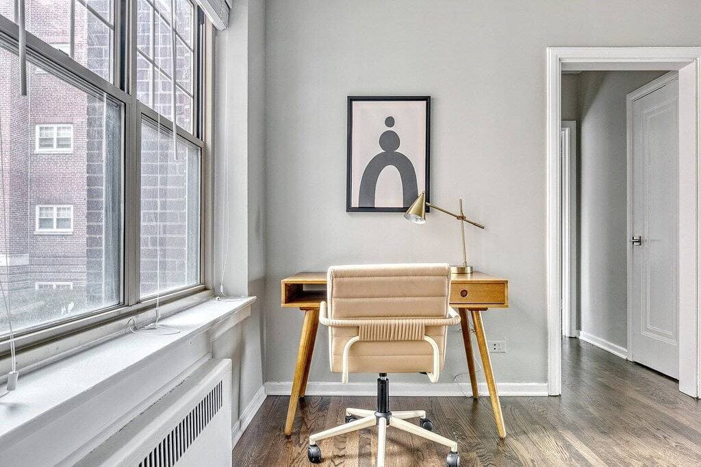 Serene Evanston 1Br w/ Dishwasher, walk to Northwestern, by Blueground 1