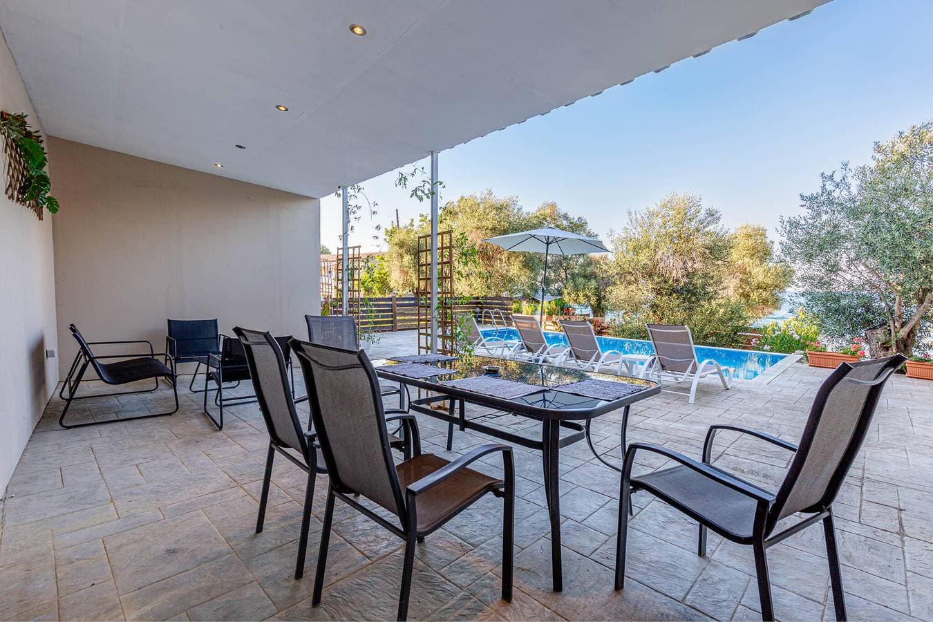 Foto 8 von 30: Ferienhaus für 4 Personen mit Pool