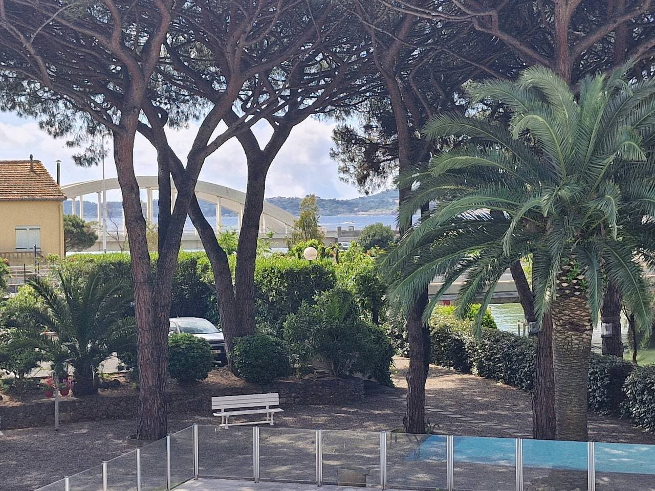 Studio mit Schlafbereich, Meerblick, Pool und Parkplatz in Sainte-Maxime 1