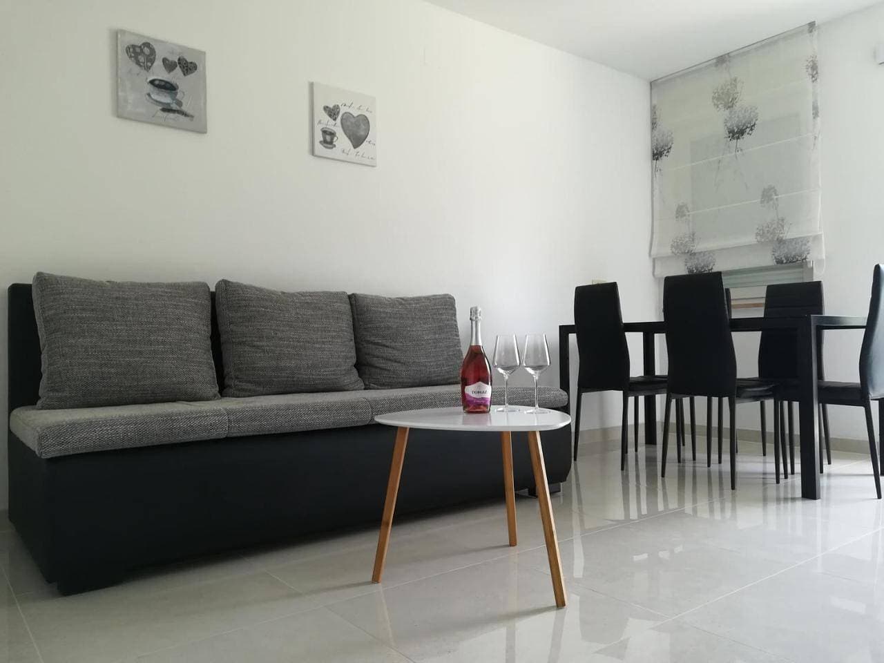 Foto 8 von 28: Apartment with Terrace
