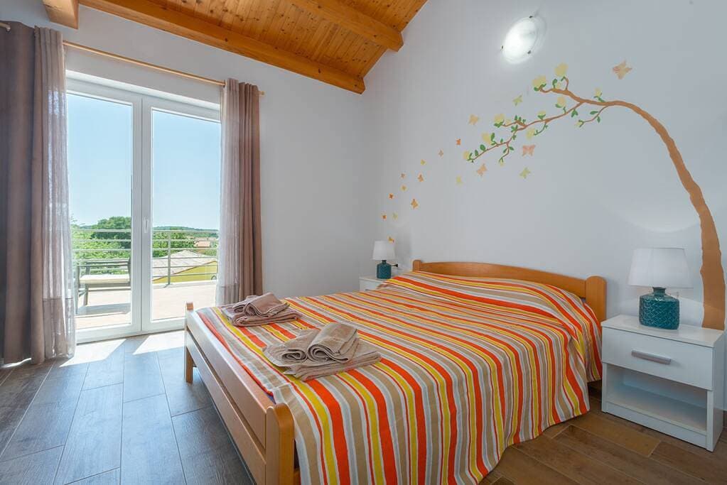 Foto 13 von 44: Villa für 6 Personen mit Garten