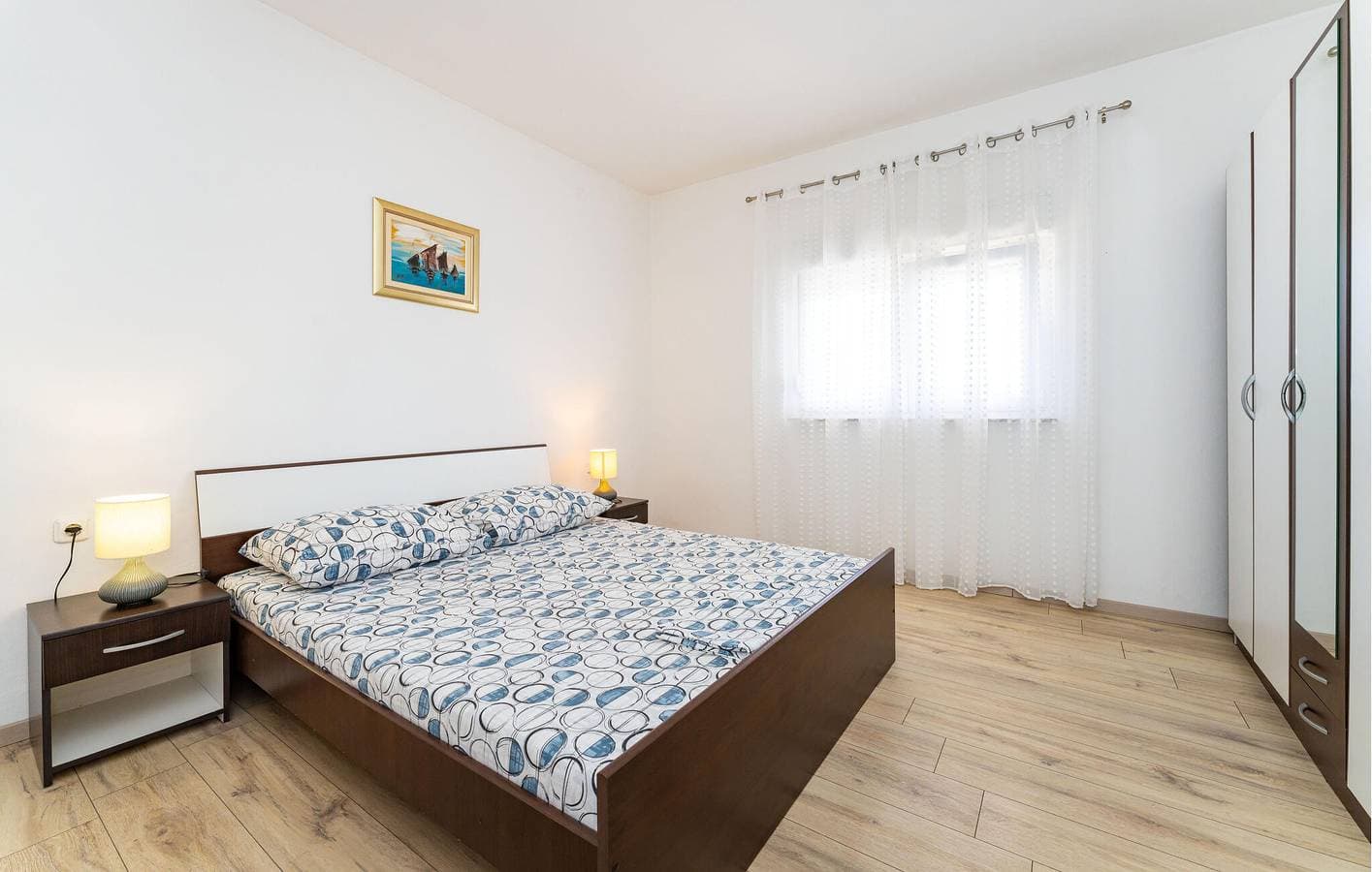 Foto 11 von 38: Gemütliche 70 m² große Ferienwohnung mit Meerblick, Terrasse, WLAN und Küche – 2 km bis zur Küste