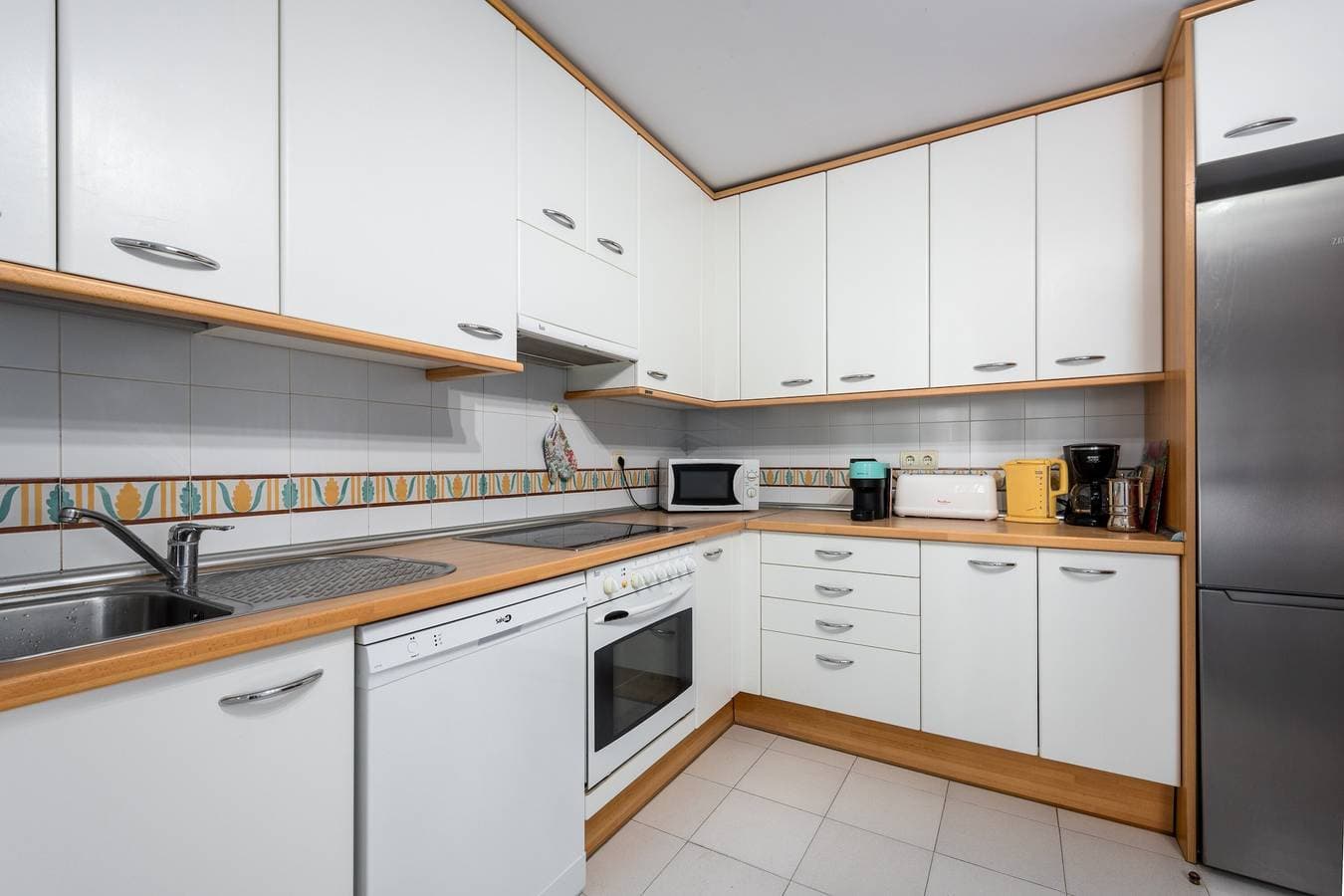 Foto 8 von 35: Ferienwohnung 'Apartamento De Lujo A 30m Playa' mit Meerblick, Wi-Fi und Klimaanlage