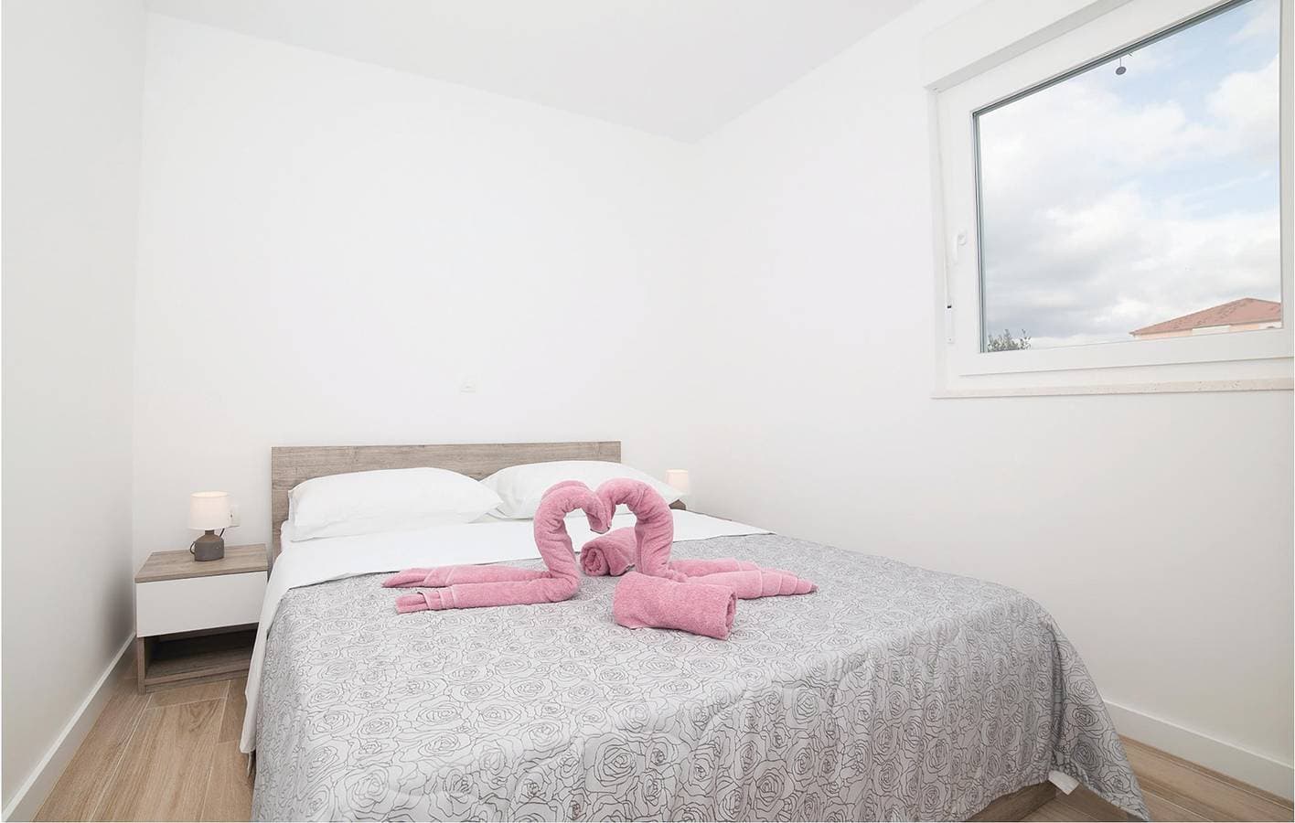 Foto 7 von 17: Gemütliches Apartment mit Meerblick, Terrasse, Parkplatz und WLAN – 2 km vom Strand entfernt
