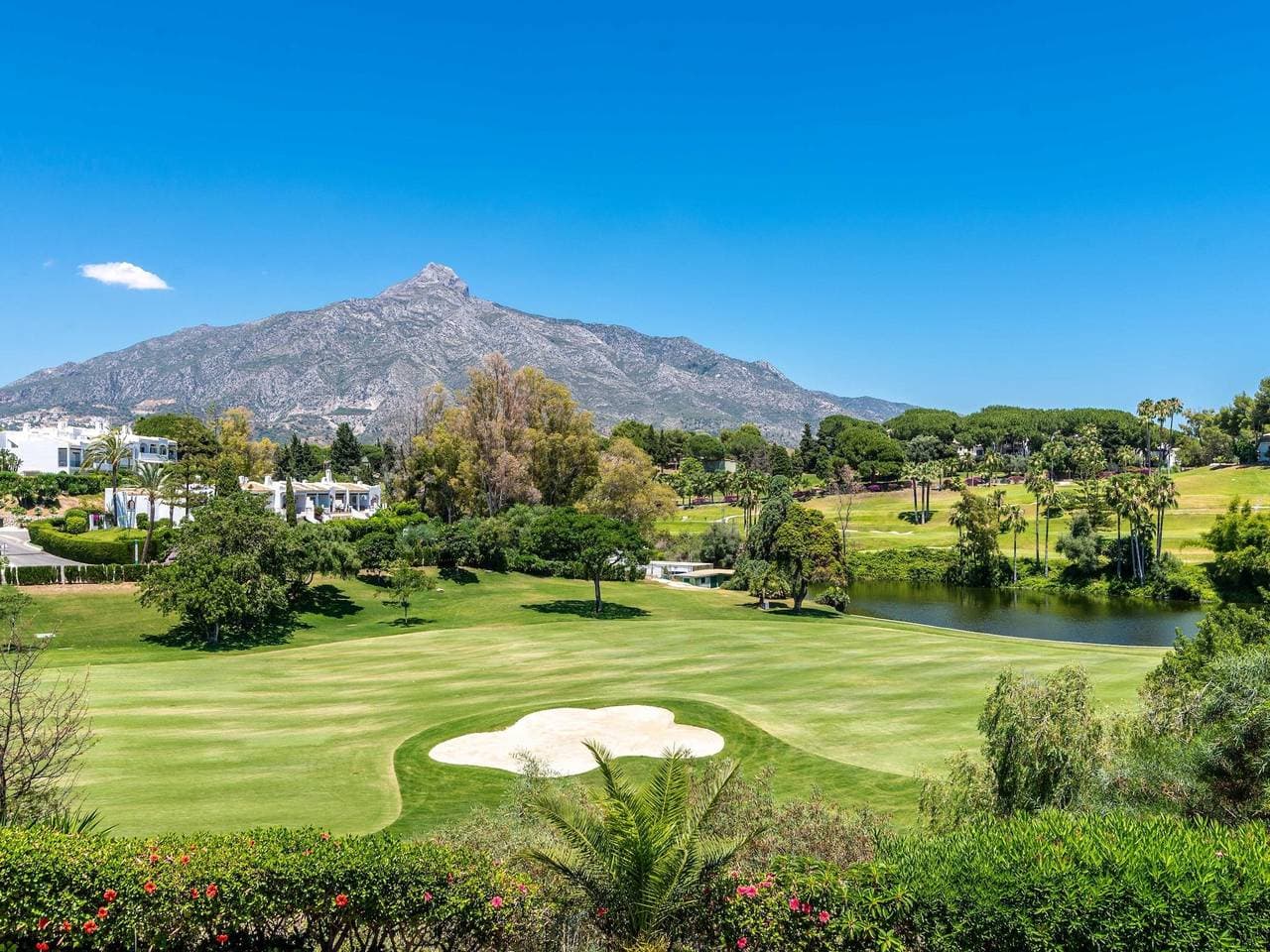 Foto 11 von 47: Duplex in Nueva Andalucia, Golfers Paradise