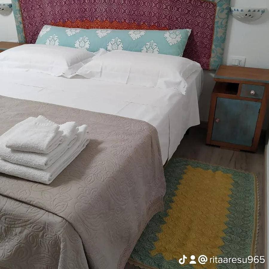 B&B SA CROBE 1