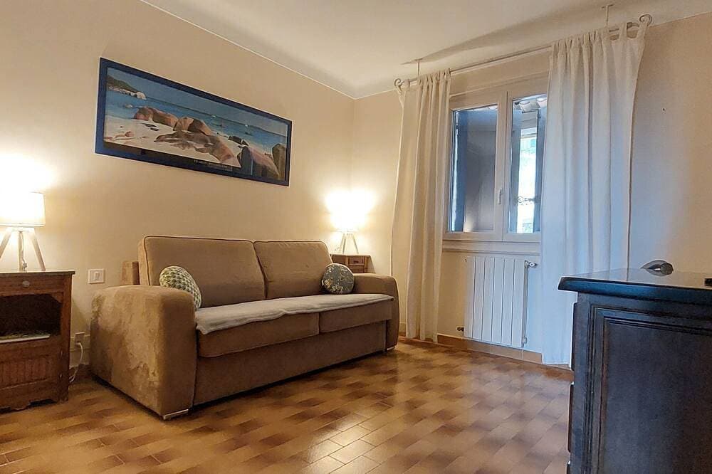 Foto 5 von 26: Schöne Villa zu vermieten in üppigem Grün