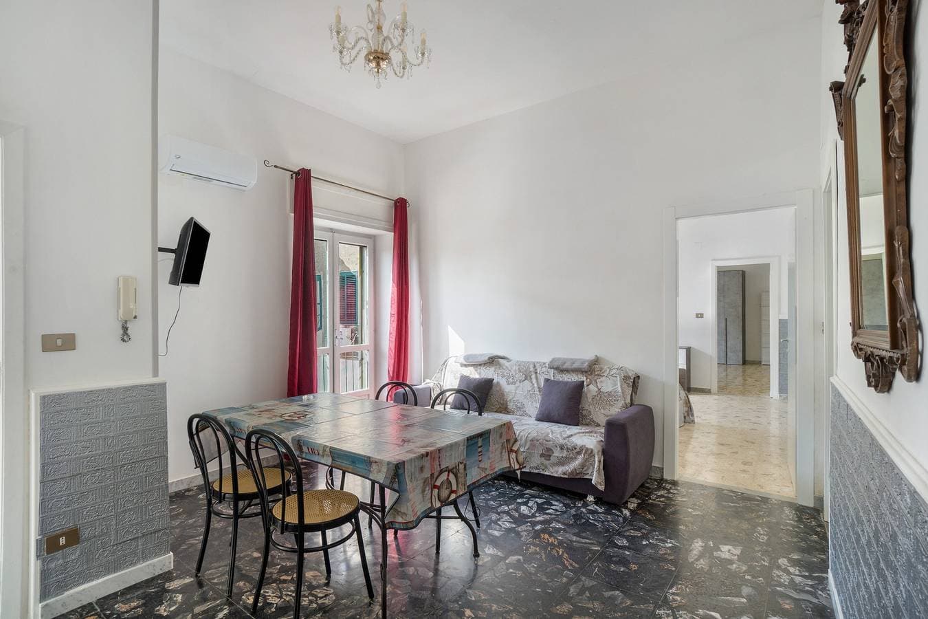 Foto 8 von 22: Ferienwohnung 'Casa Di Mieri' mit Bergblick, Wi-Fi und Klimaanlage