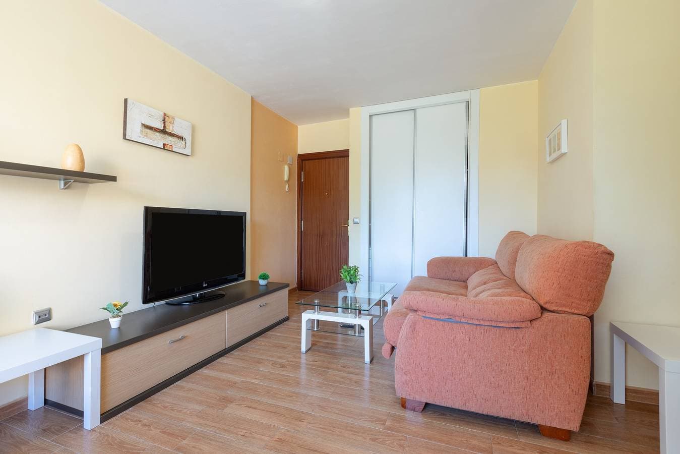 Foto 11 von 22: Einzimmerapartment 'Torremolinos' mit Gemeinschaftspool, Gemeinschaftsgarten und WLAN