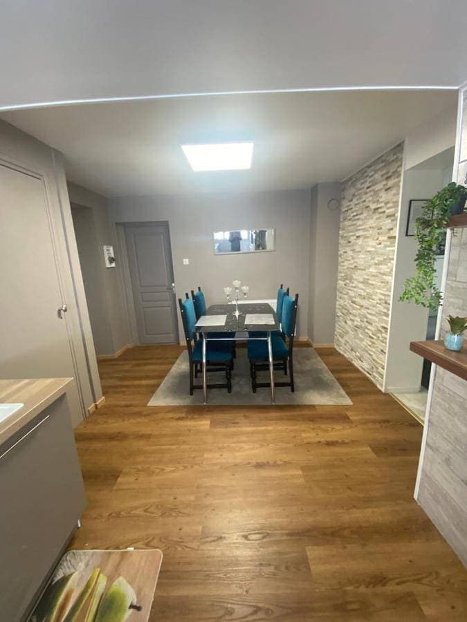 Foto 4 von 17: Two-Bedroom Apartment
