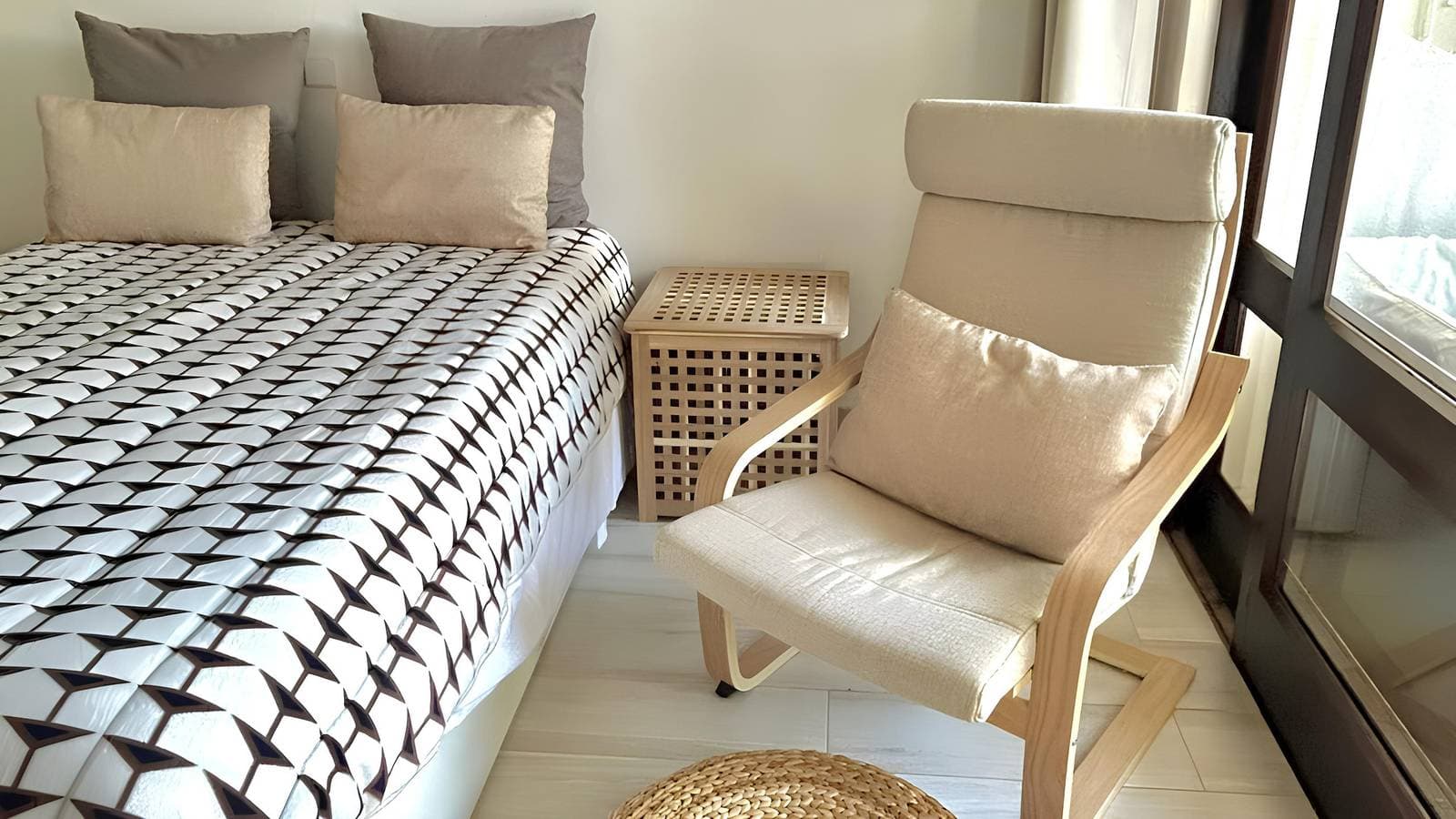 Foto 7 von 43: Magnific Studio with a cozy garden by Rentals in A