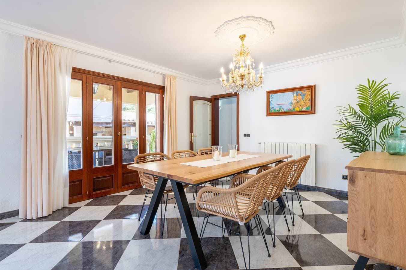 Foto 6 von 30: Klimatisiertes Landhaus mit WLAN, Pool, Garten, Terrasse und Balkon