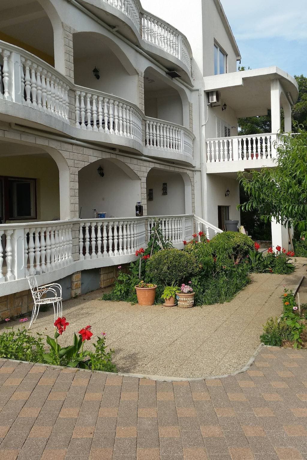 Foto 9 von 25: 2-Zimmer-Ferienwohnung mit Terrasse und Meerblick Grebastica, Sibenik -a