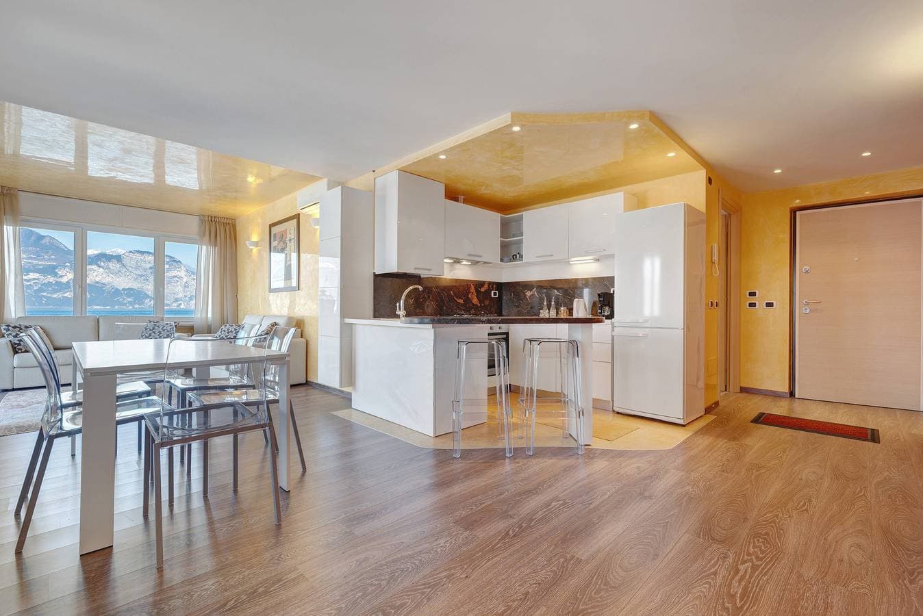 Foto 7 von 36: Ferienwohnung 'Bianca' mit Seeblick, Wi-Fi und Klimaanlage