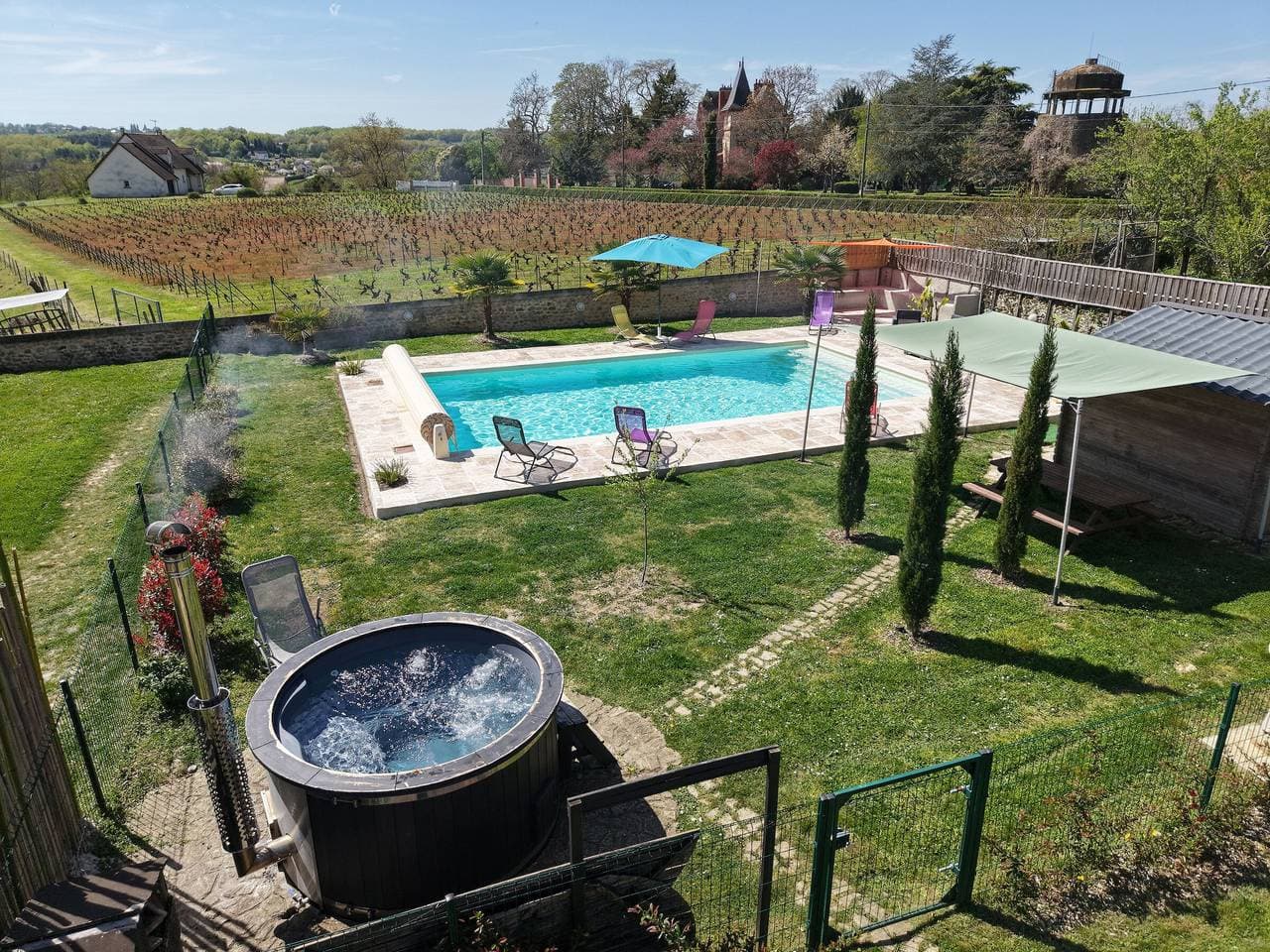 Foto 5 von 33: Gemütliches Ferienhaus mit Sauna, Pool und grünem Außenbereich in der Creuse-Talmark