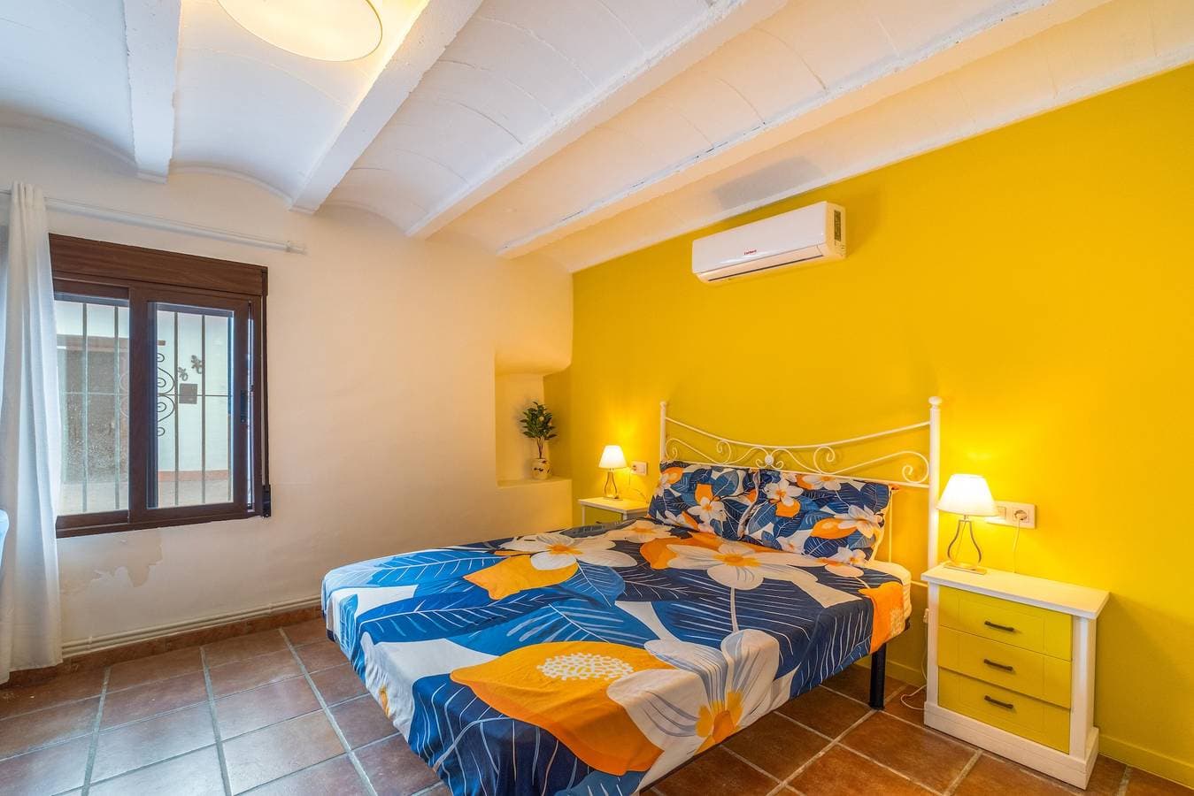 Foto 2 von 37: Zimmer „Lemon“ mit Gemeinschaftspool, WLAN und Klimaanlage
