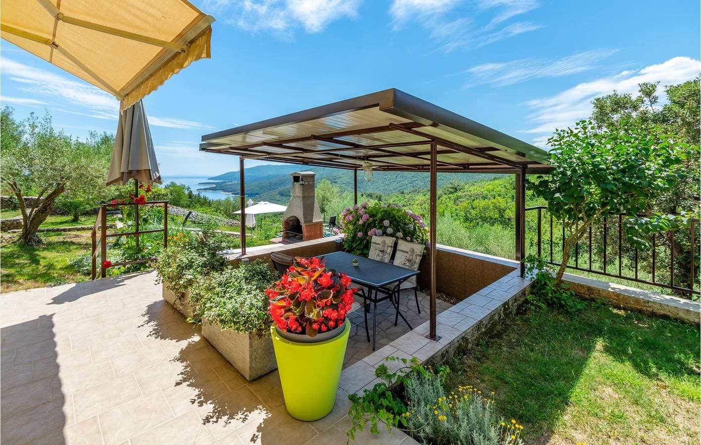 Foto 11 von 40: Apartment mit Meerblick, Pool, Terrasse und WLAN – 1000 m vom Strand entfernt