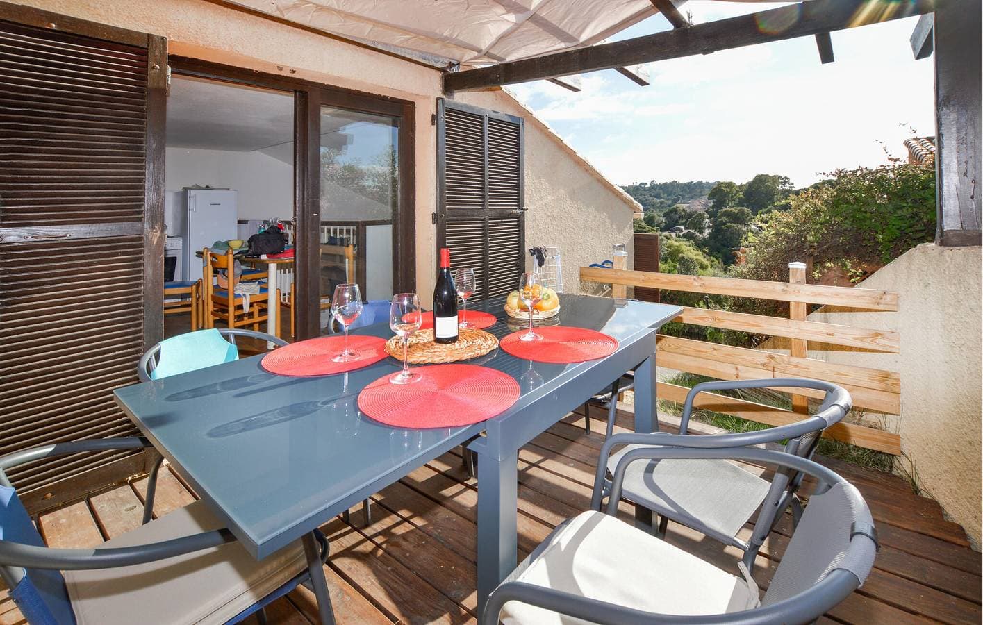Foto 9 von 23: Appartement am Strand mit Pool und Terrasse