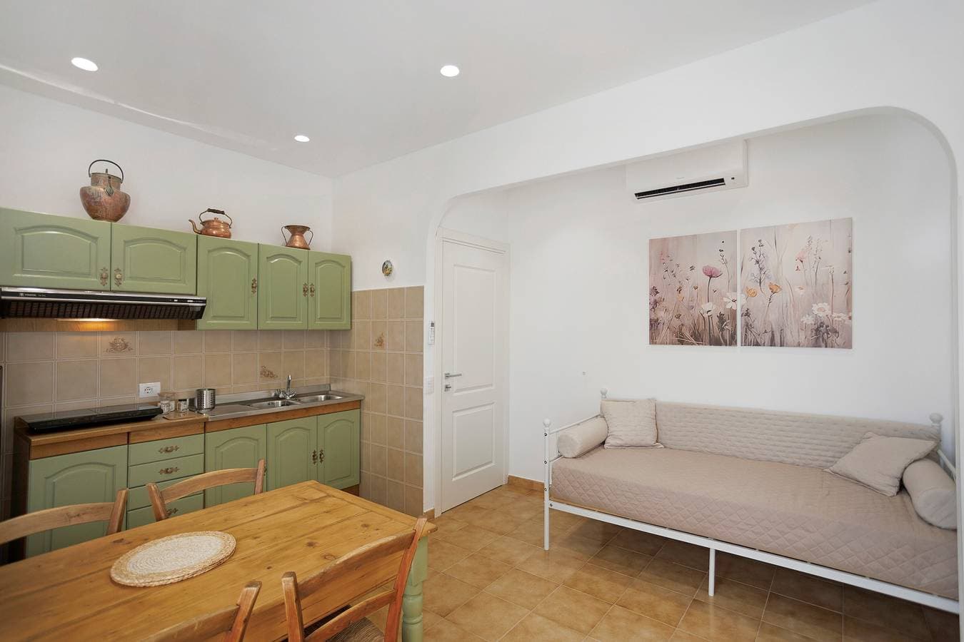 Foto 10 von 40: Apartment '2' mit Gemeinschaftsgarten, WLAN und Klimaanlage