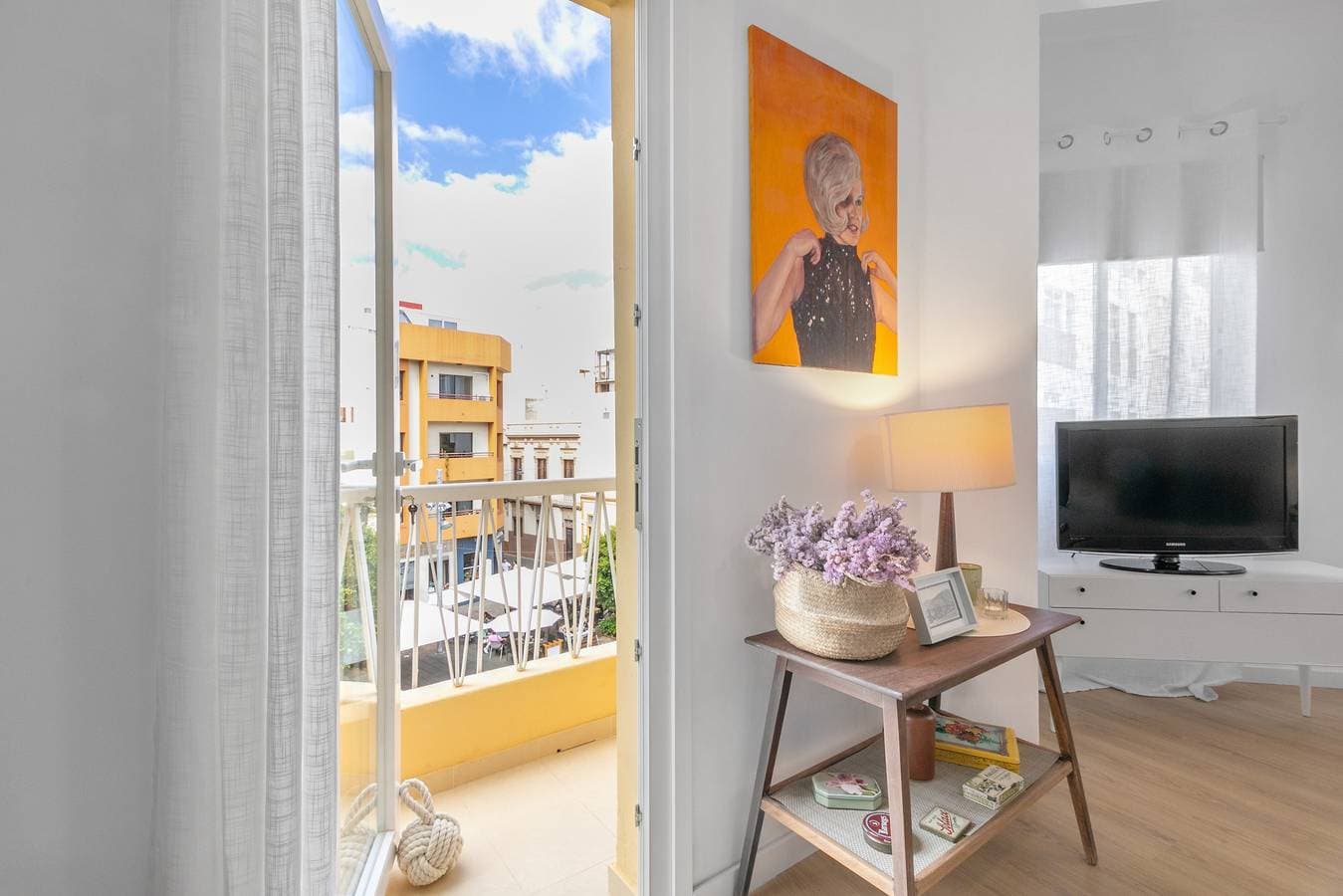 Foto 3 von 27: Ferienwohnung 'Santa Cruz Art Home' mit Balkon und WLAN
