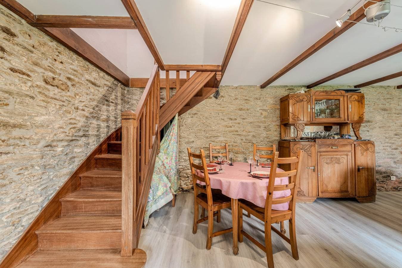 Foto 8 von 20: Ferienhaus 'Maison 6 Personen mit Pool' mit privatem Pool und WLAN