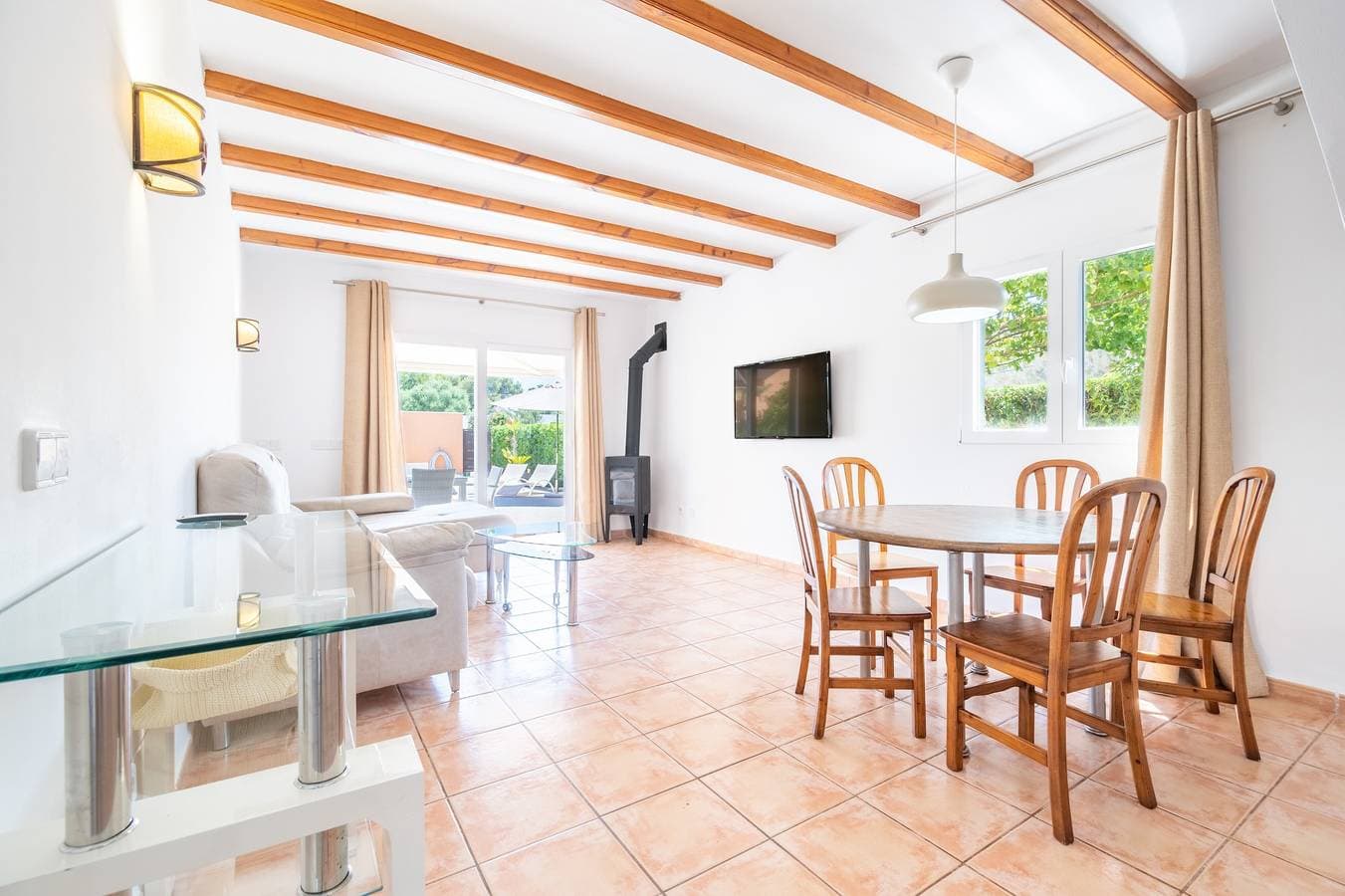 Foto 3 von 34: Villa mit privatem Pool in Cala Romántica – Entspannung pur für bis zu 6 Gäste