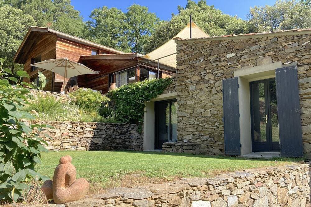 Foto 11 von 28: \"Villa Casabel, spacious and quiet with swimming pool