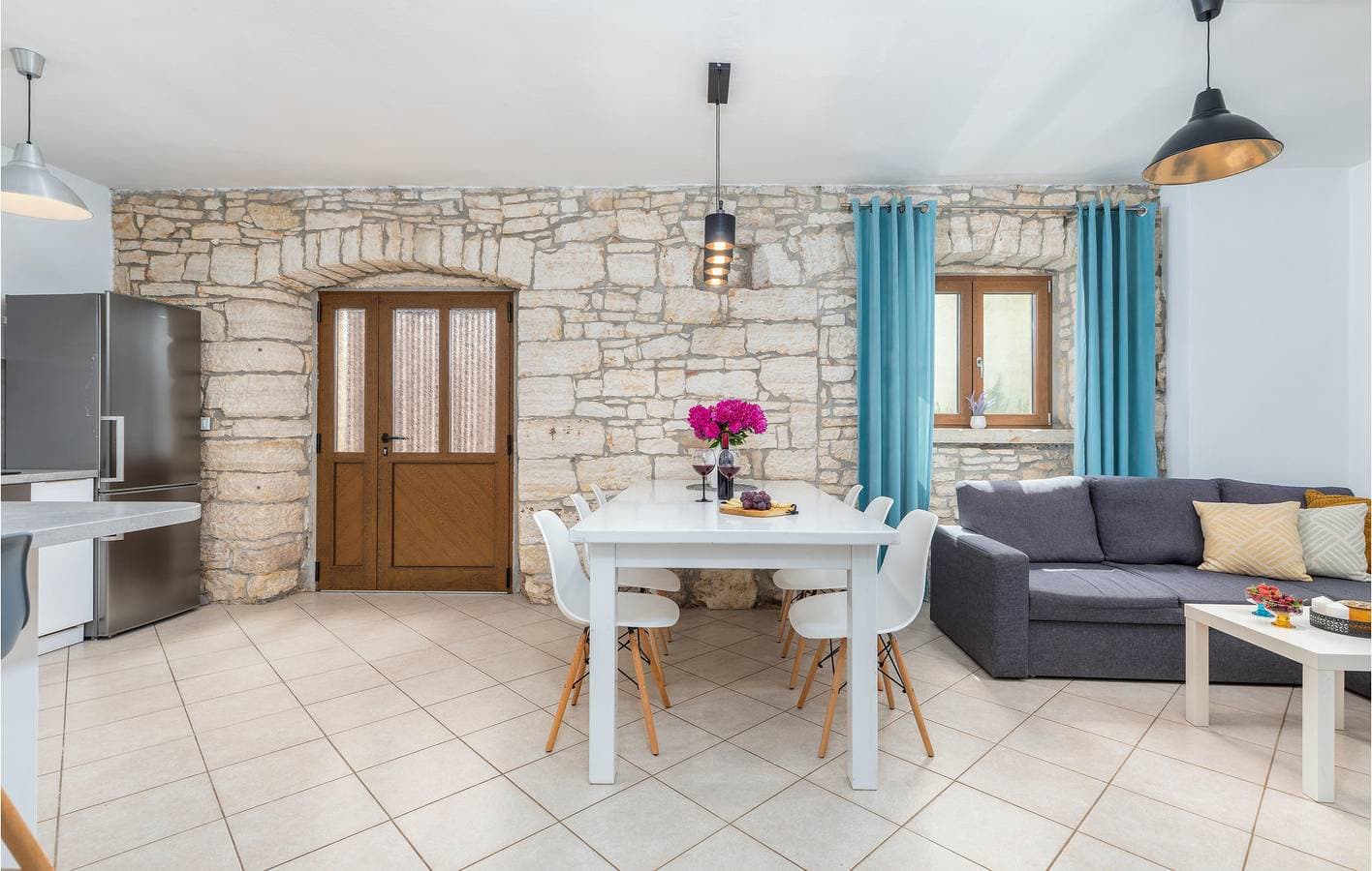Foto 7 von 28: Charmante 70 m² große Wohnung mit Pool, Terrasse und WLAN in der Nähe von Sehenswürdigkeiten