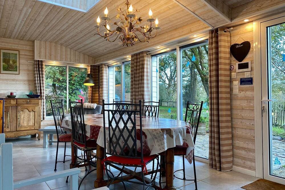 Foto 10 von 21: Ferienhaus am See mit eingezäuntem Garten, Kamin und WLAN in Joué-sur-Erdre
