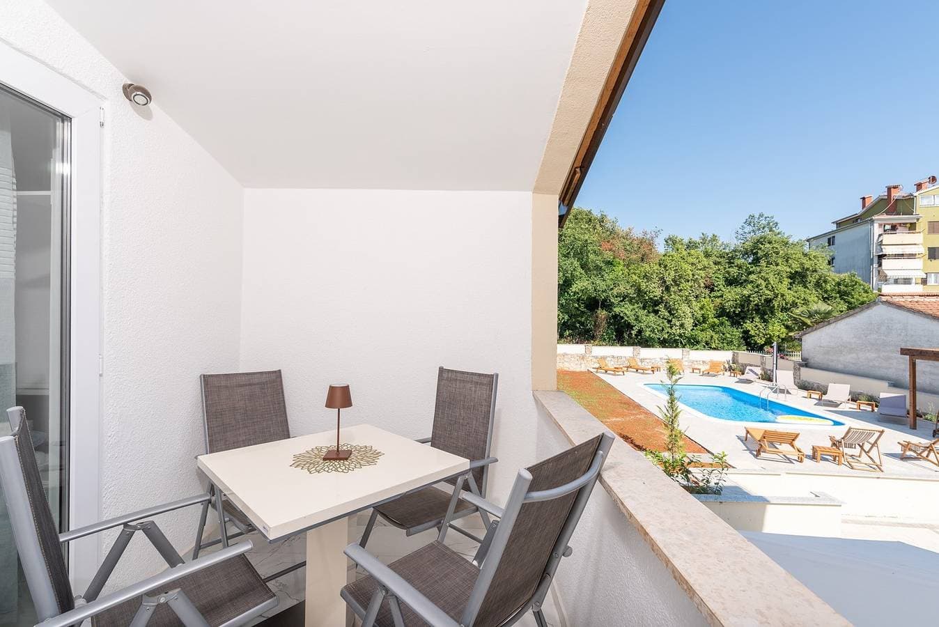 Studio with Pool View A4 1