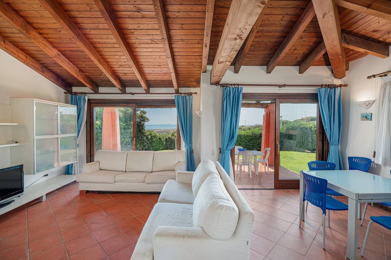 Foto 9 von 28: Villa 'Alba Piscina Vista Mare' mit Meerblick, Wi-Fi und Klimaanlage